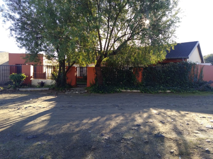 3 Bedroom Property for Sale in Molifi Tau Kloof Free State